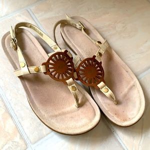 Ugg thong Sandals